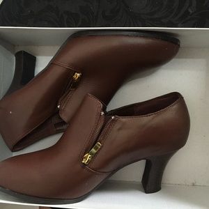 Brand New Shoe Boots in Cognac Size 10